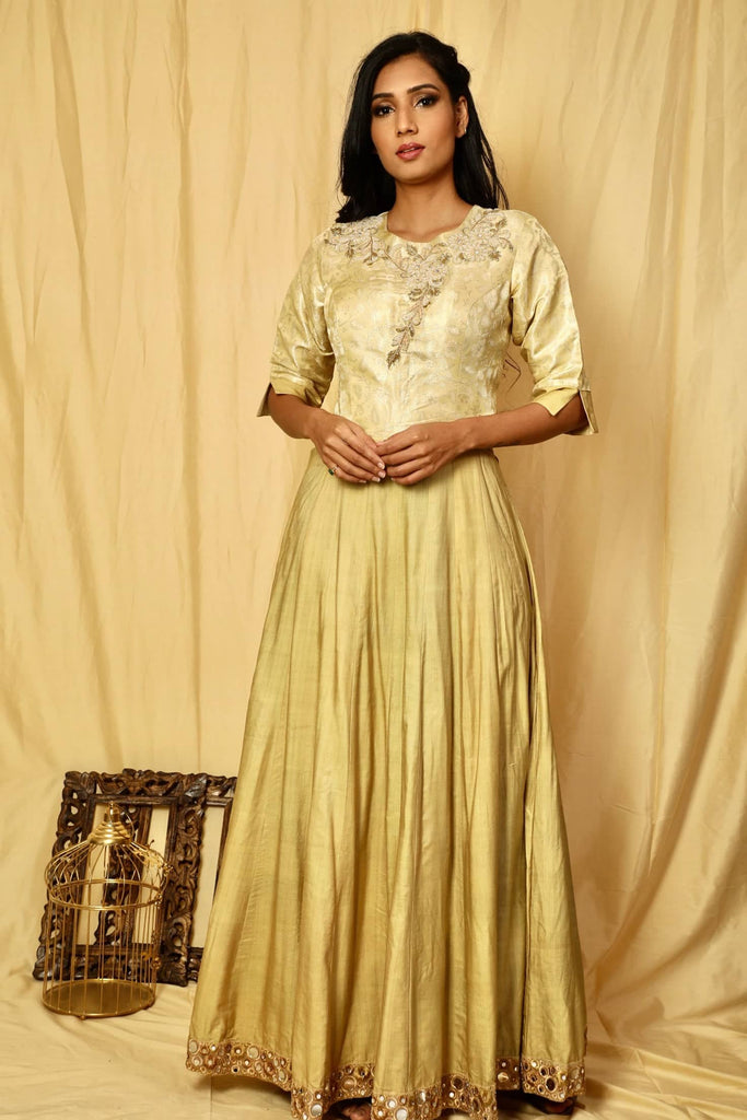 Buy HALFSAREE STUDIO Gajari Banarasi silk Zari Woven Gown with Dupatta  Online at Best Prices in India - JioMart.